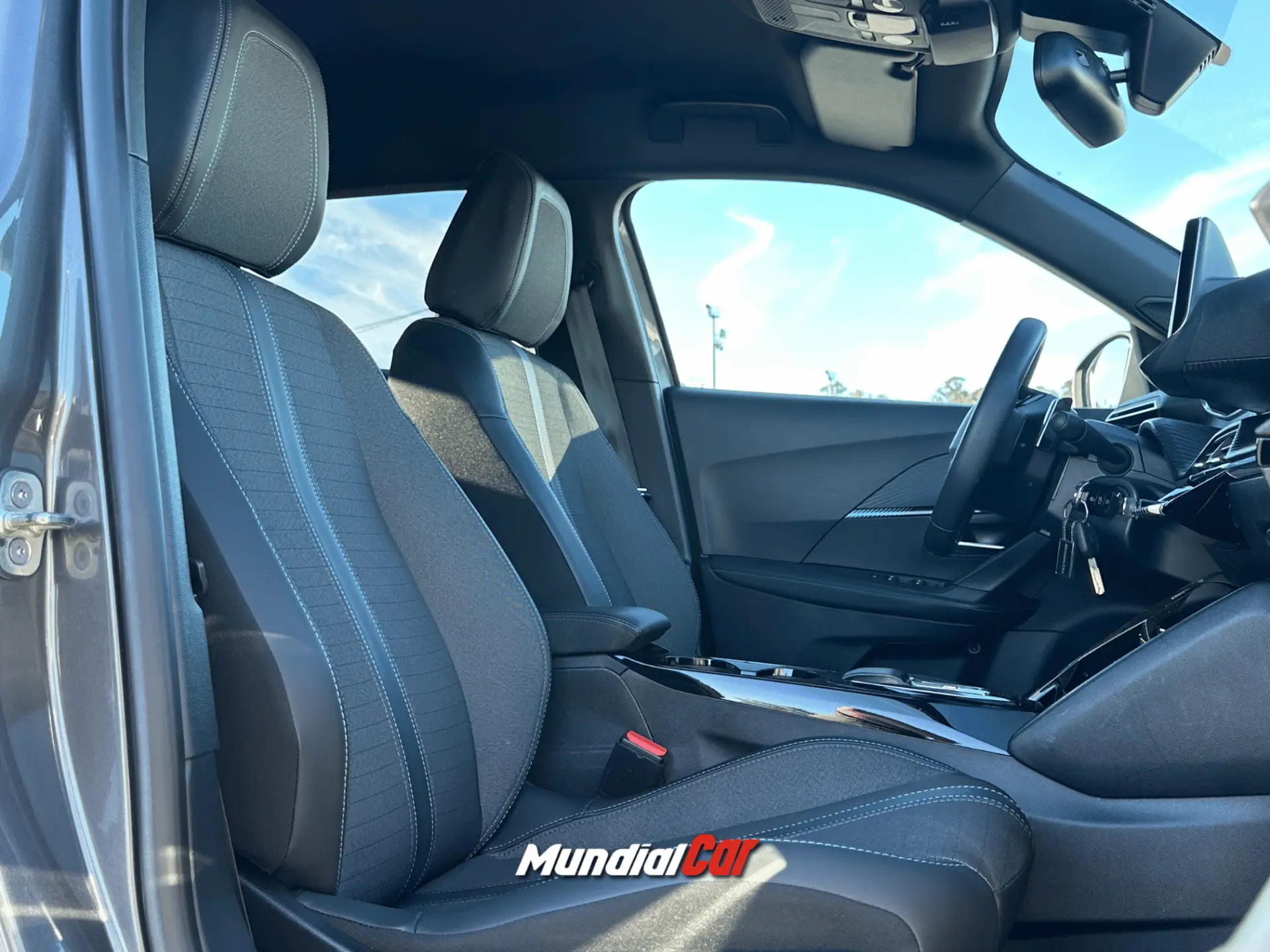Peugeot 2008 1.5 BlueHDi Allure EAT8 9