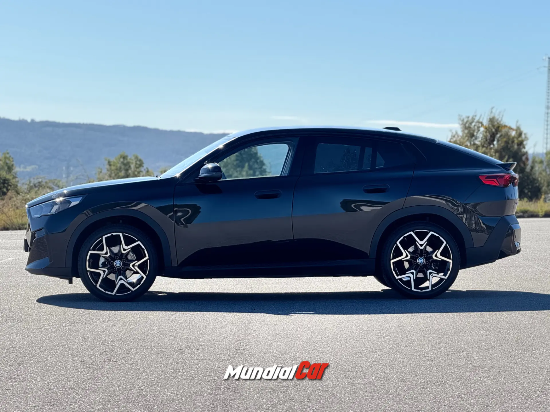BMW iX2 eDrive20 4