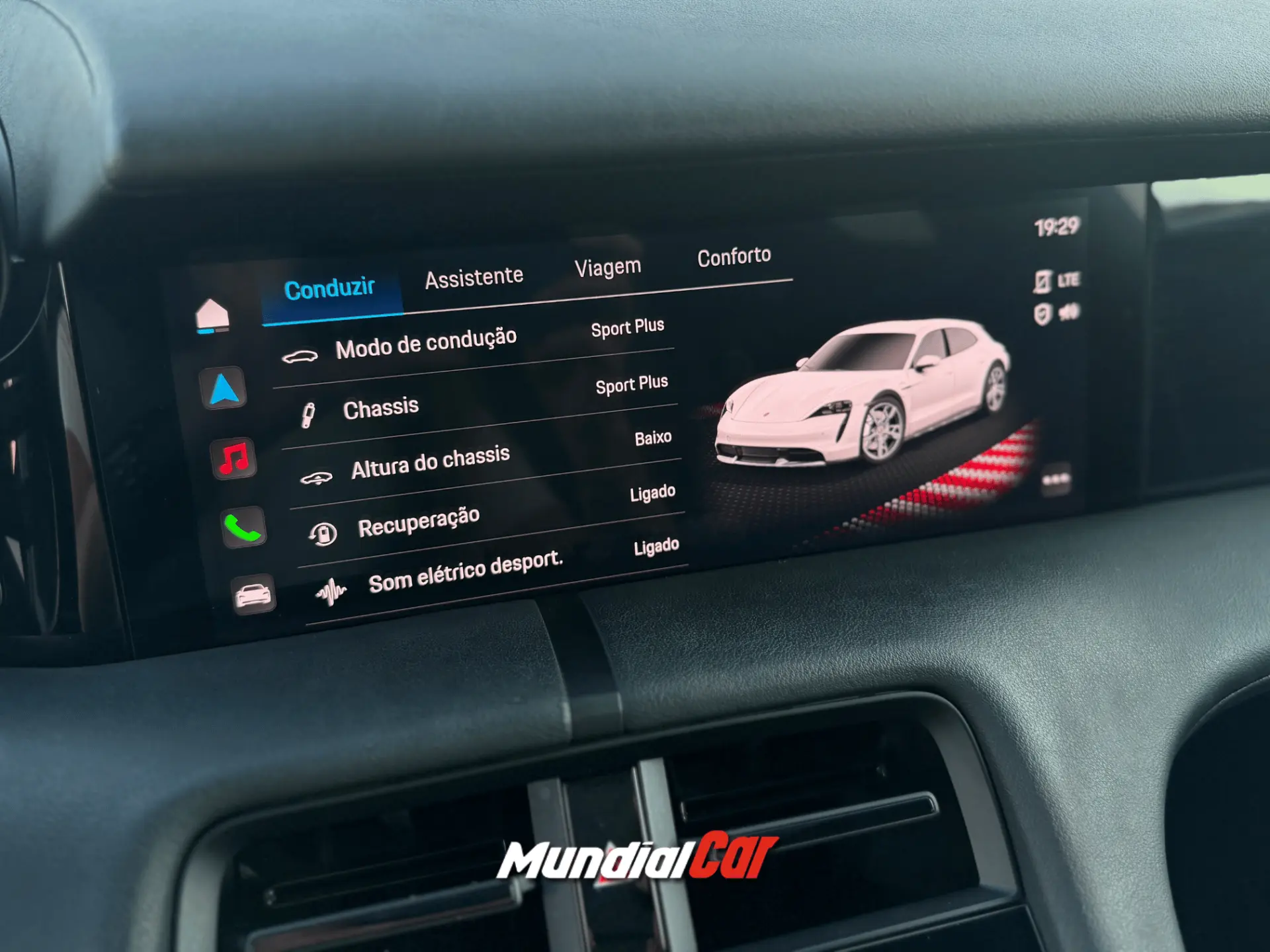 Porsche Taycan Cross Turismo 4 17