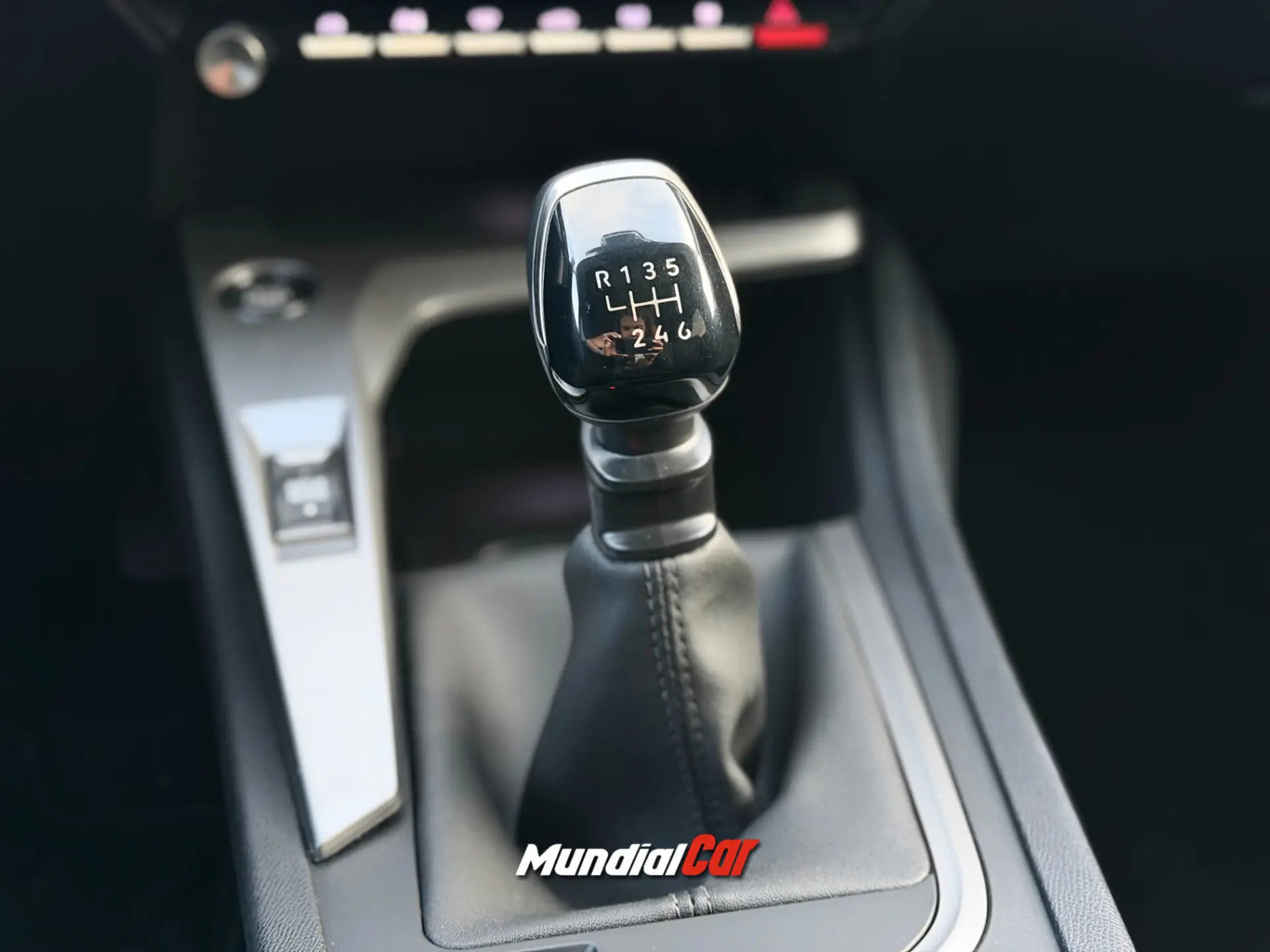 Peugeot 308 1.2 PureTech Allure 17