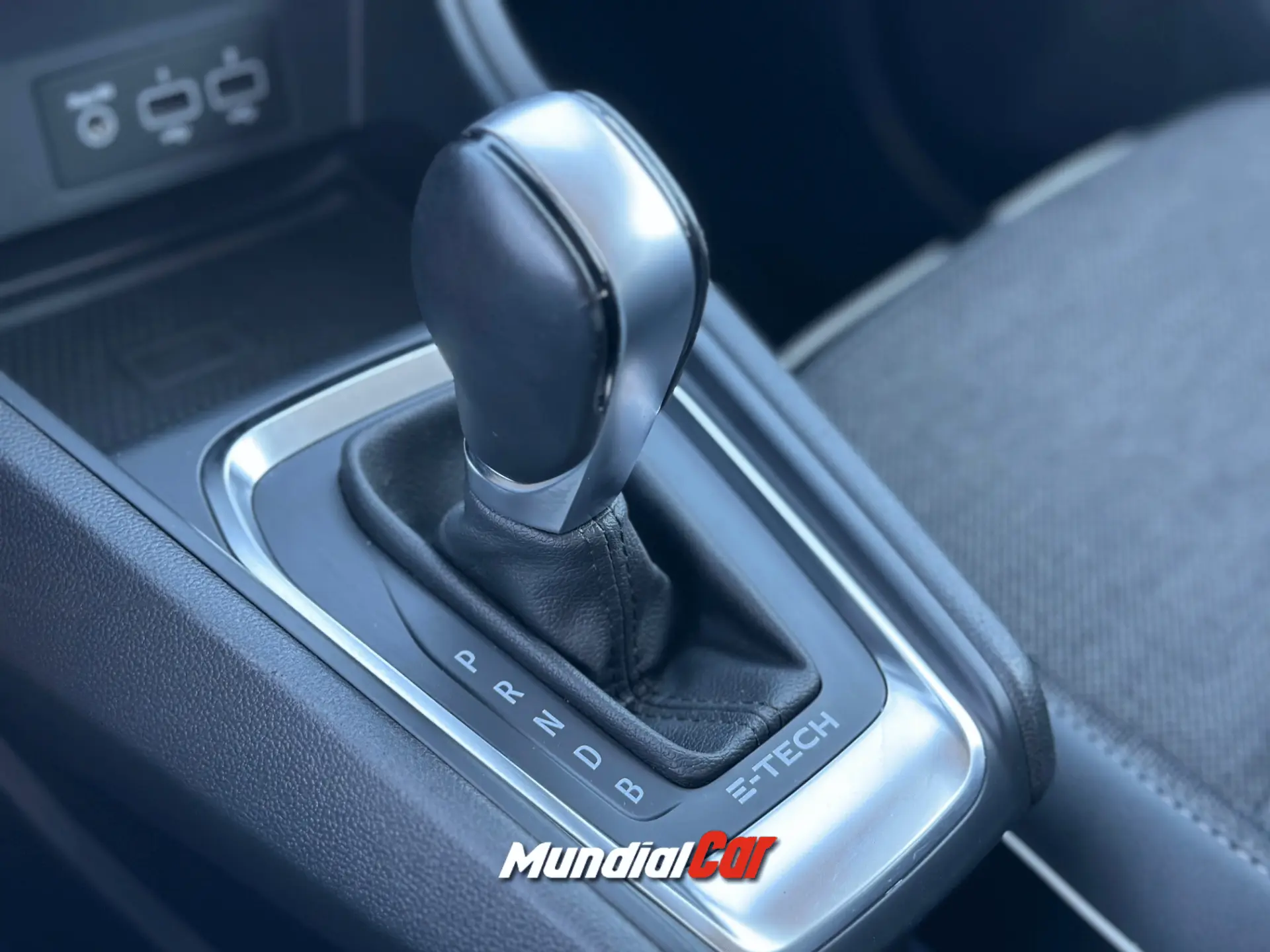 Renault Captur 1.6 Hybrid E-Tech Intens 22