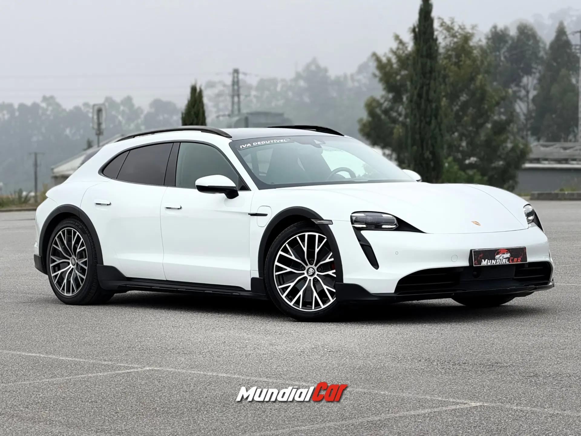 Porsche Taycan Cross Turismo 4S 23