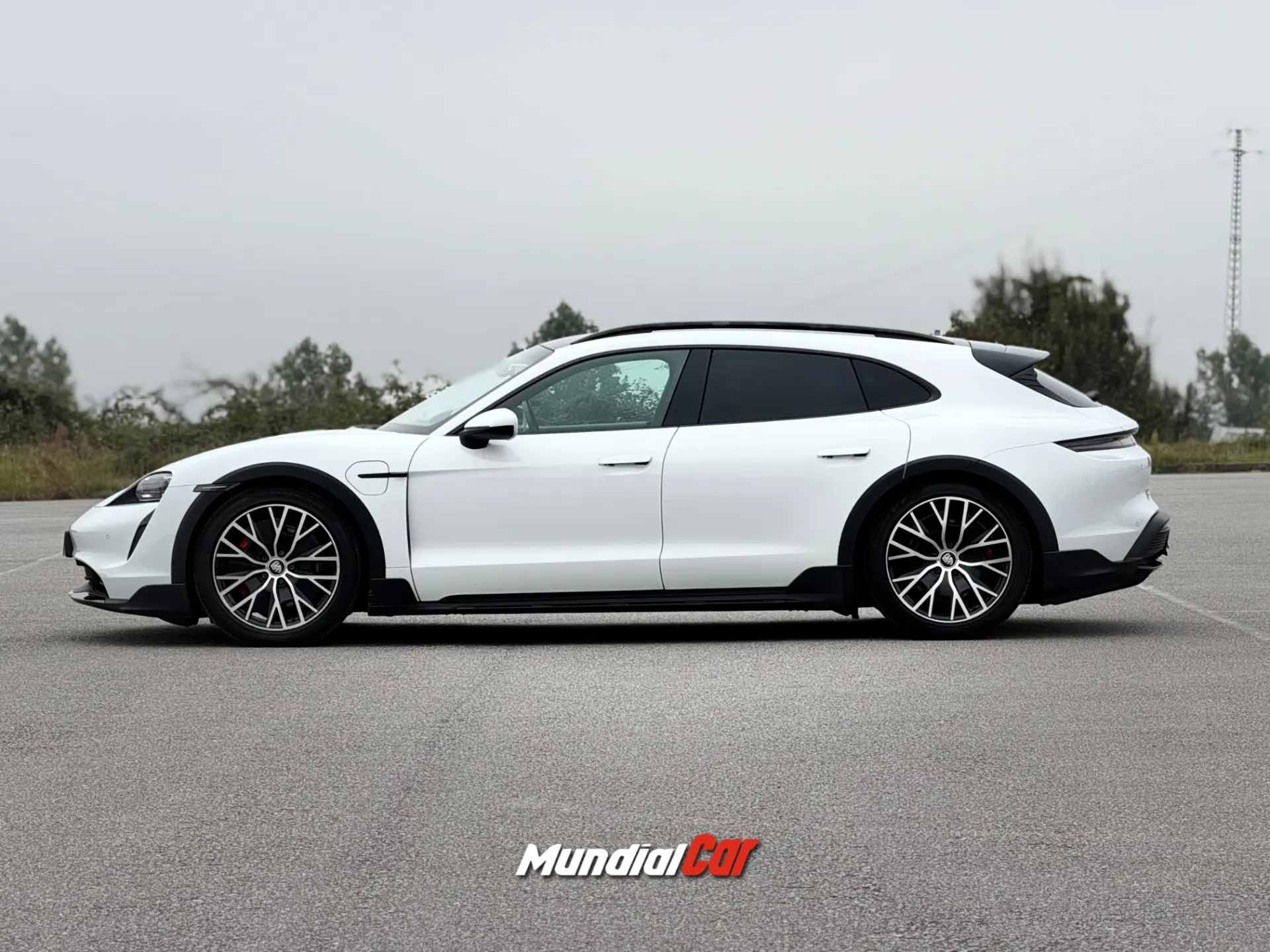 Porsche Taycan Cross Turismo 4S 11