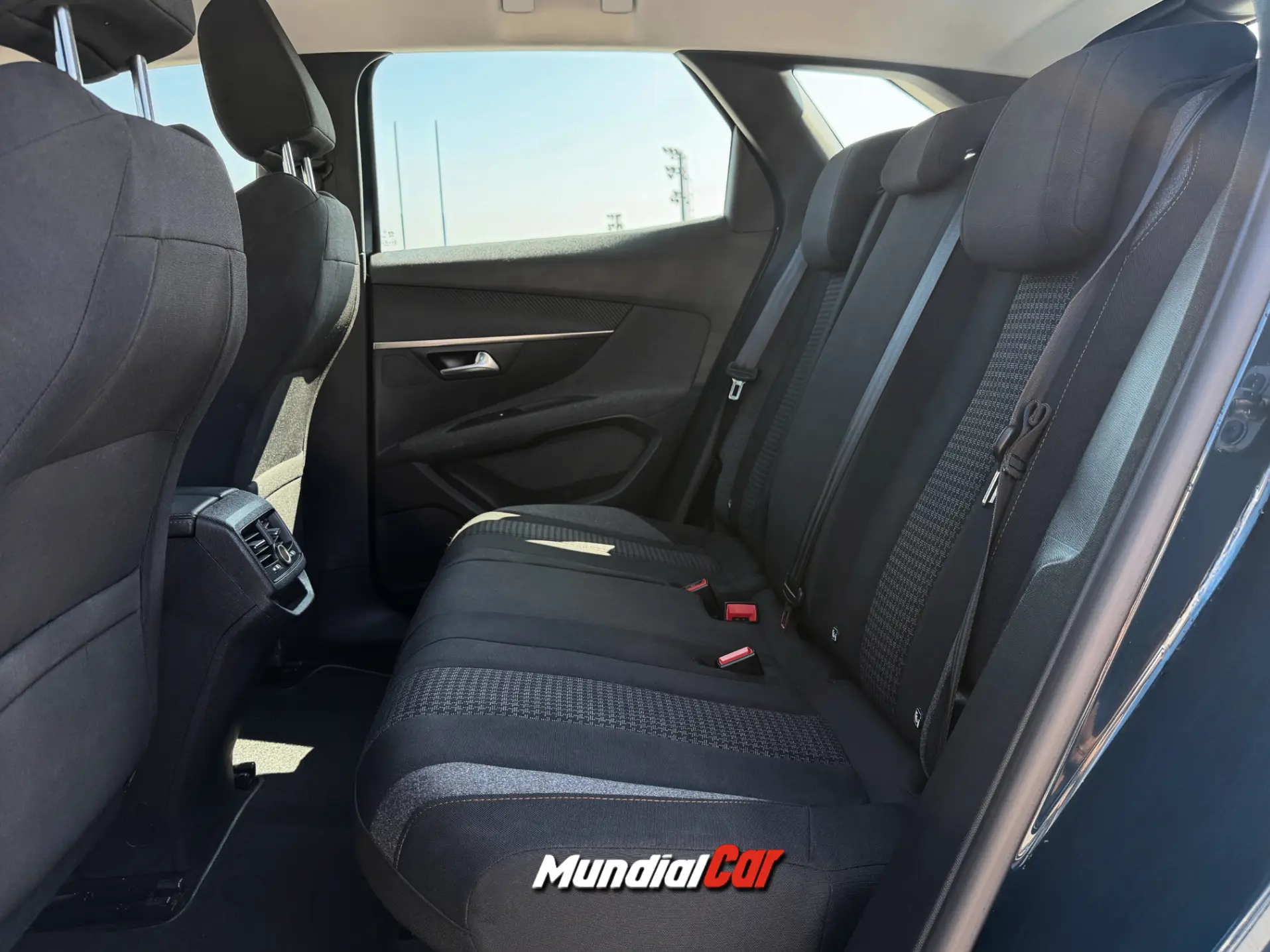 Peugeot 3008 1.5 BlueHDi Active Pack 8