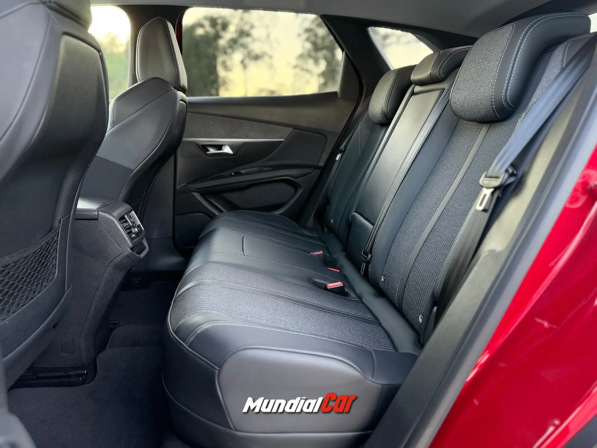 Peugeot 3008 1.6 Hybrid Allure e-EAT8 8