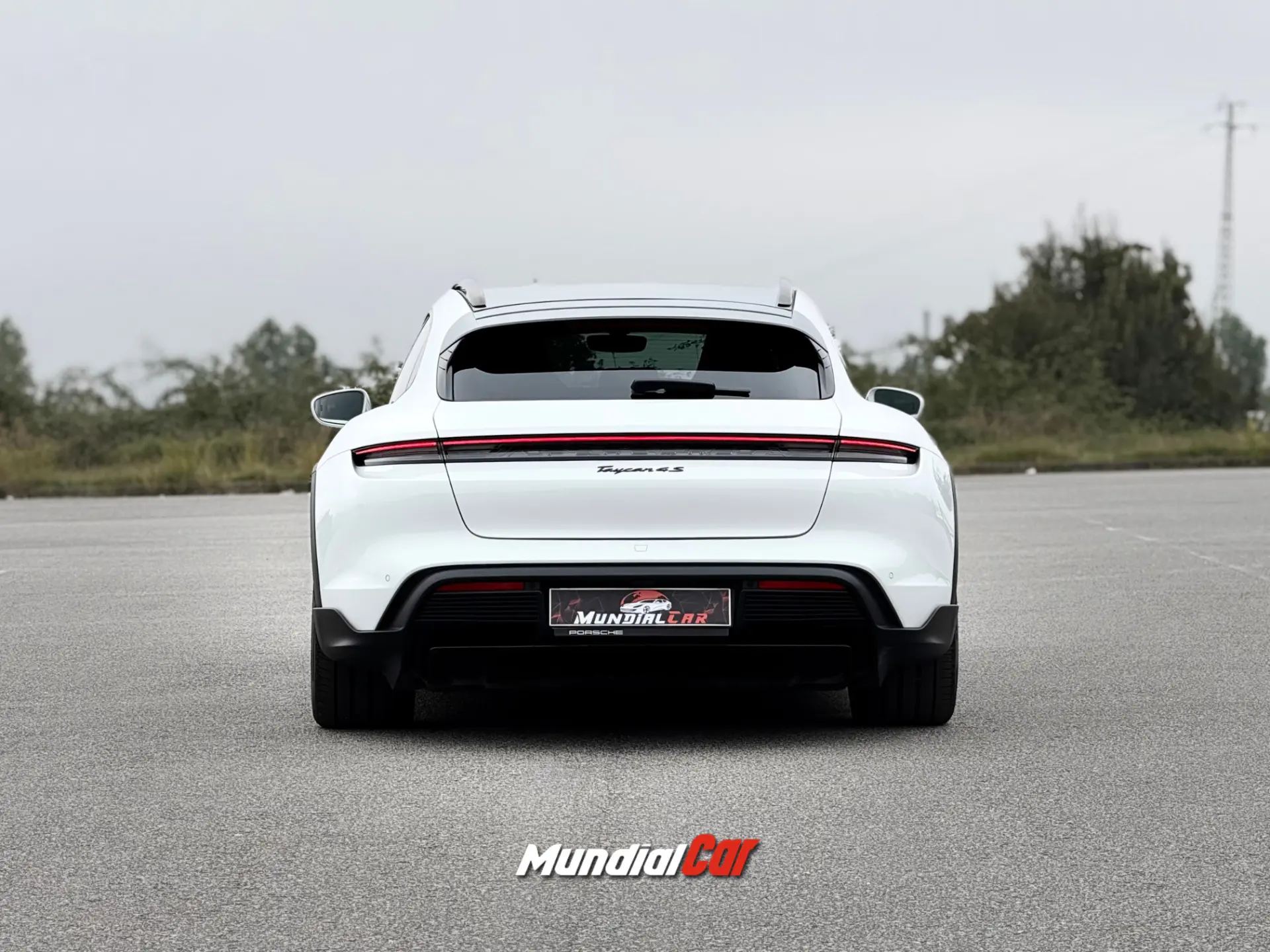Porsche Taycan Cross Turismo 4S 5