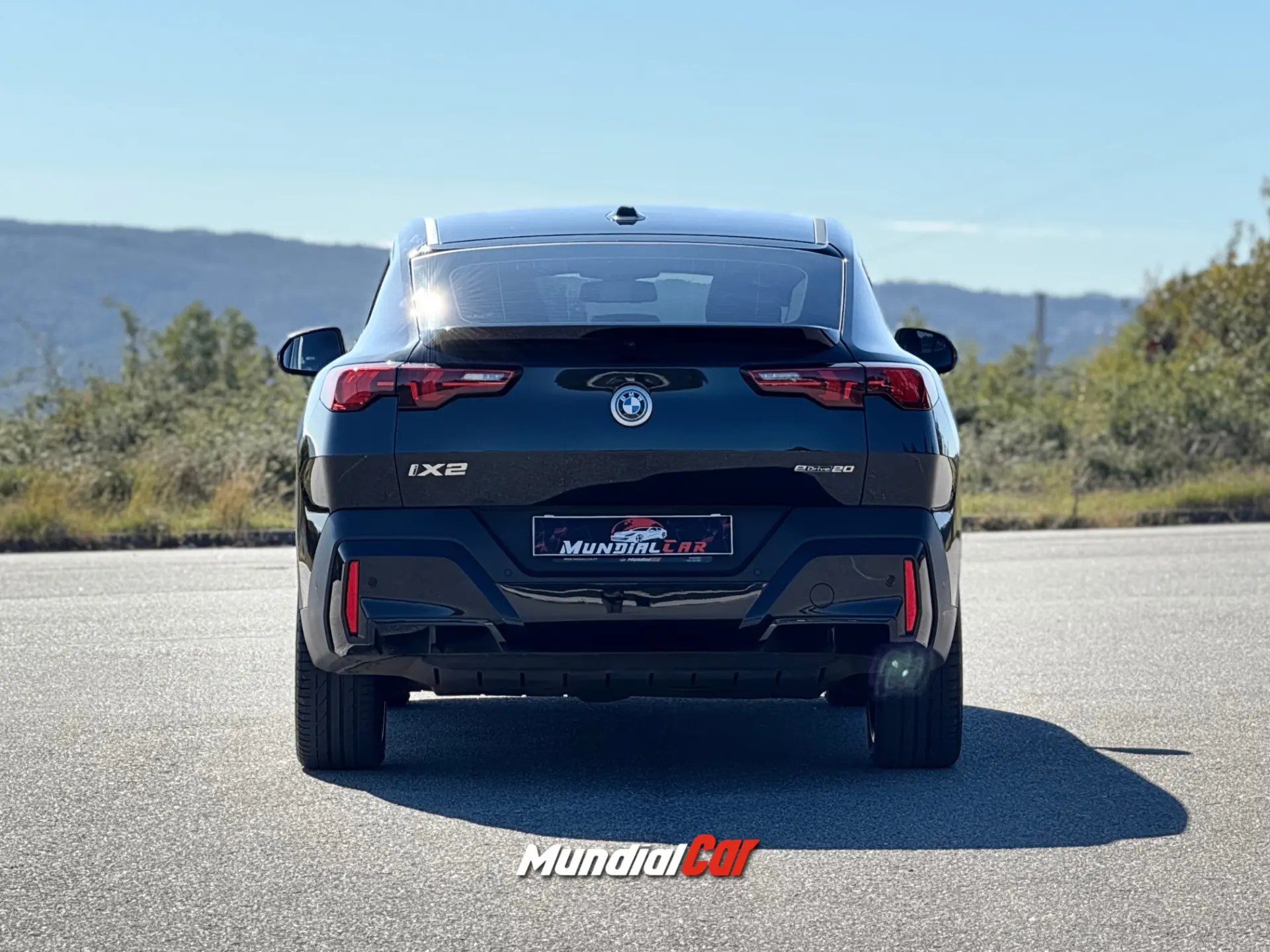 BMW iX2 eDrive20 6