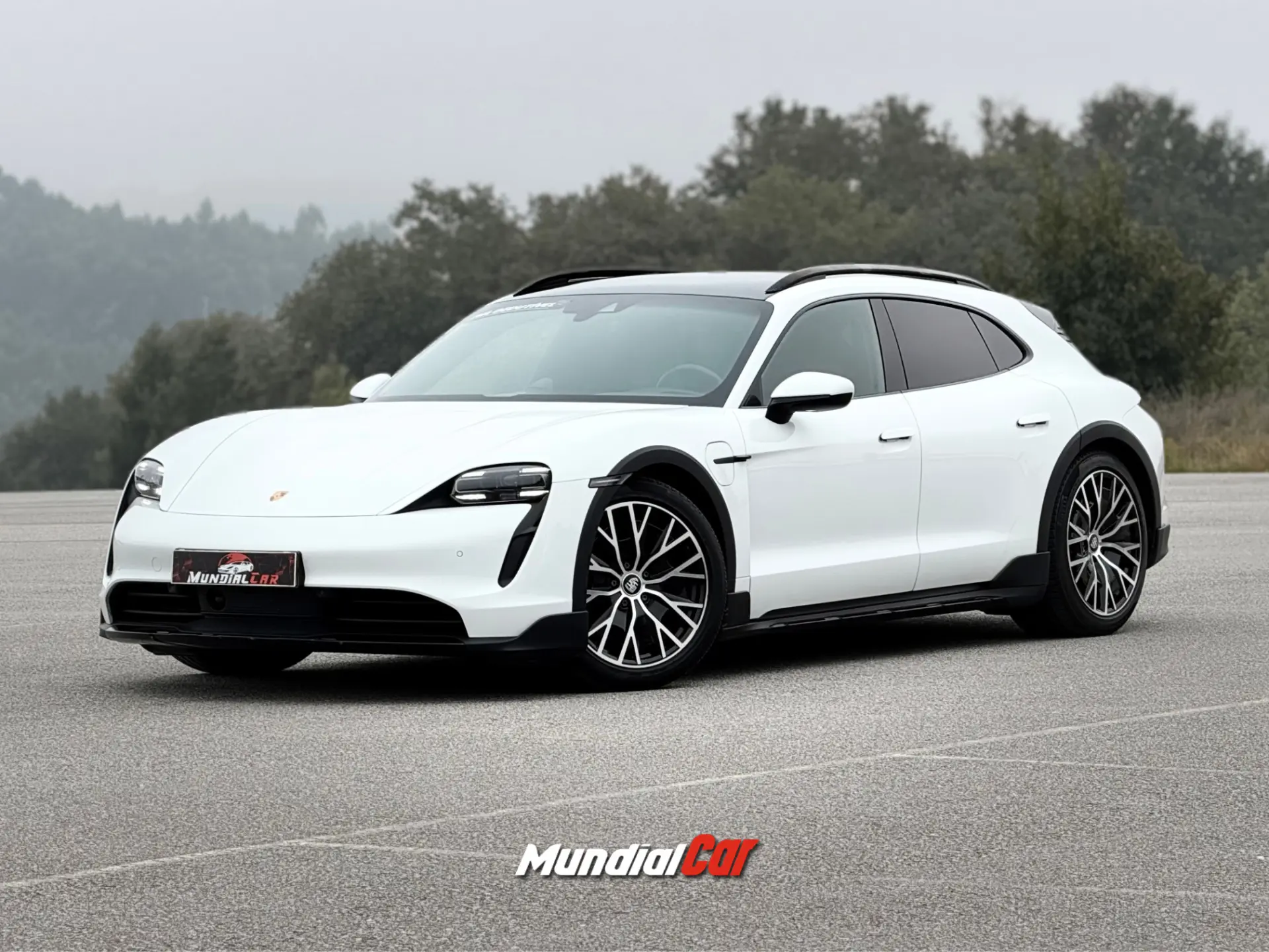 Porsche Taycan Cross Turismo 4S 1