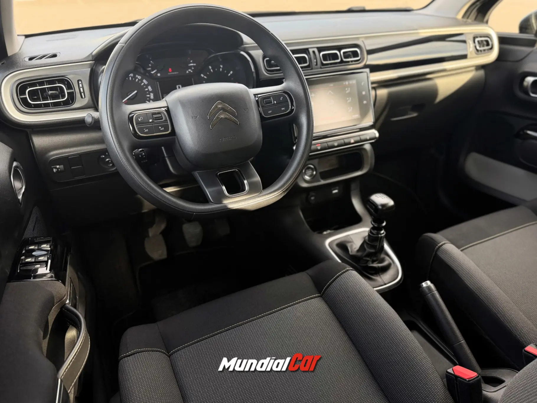 Citroen C3 1.2 PureTech Shine 13