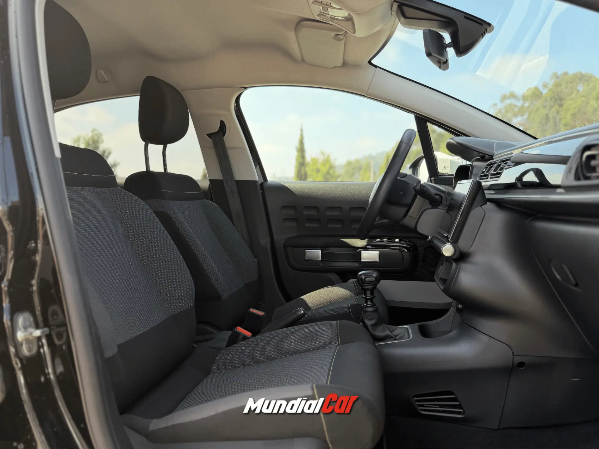 Citroen C3 1.2 PureTech Shine 9