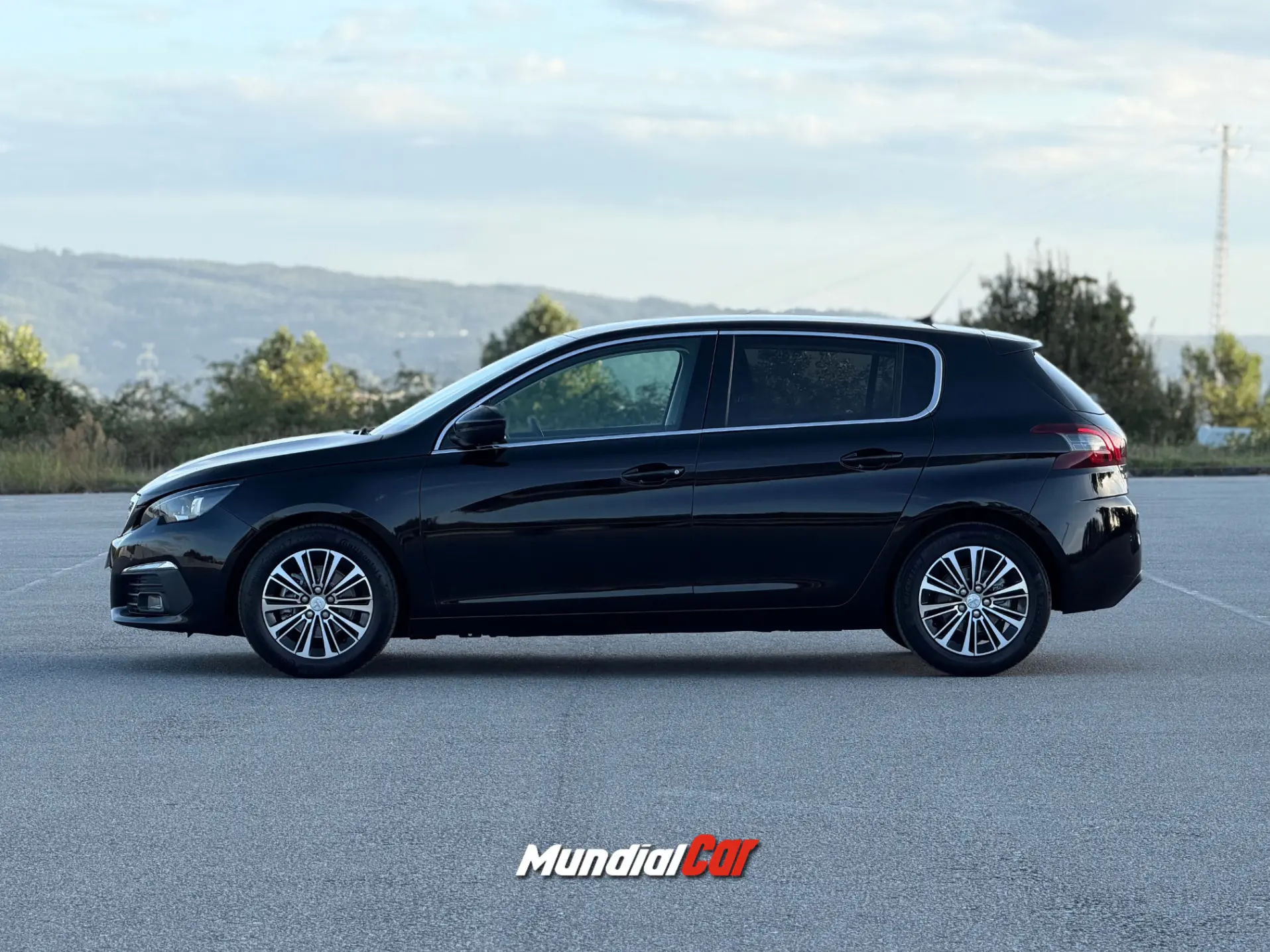 Peugeot 308 1.2 PureTech Allure EAT8 6