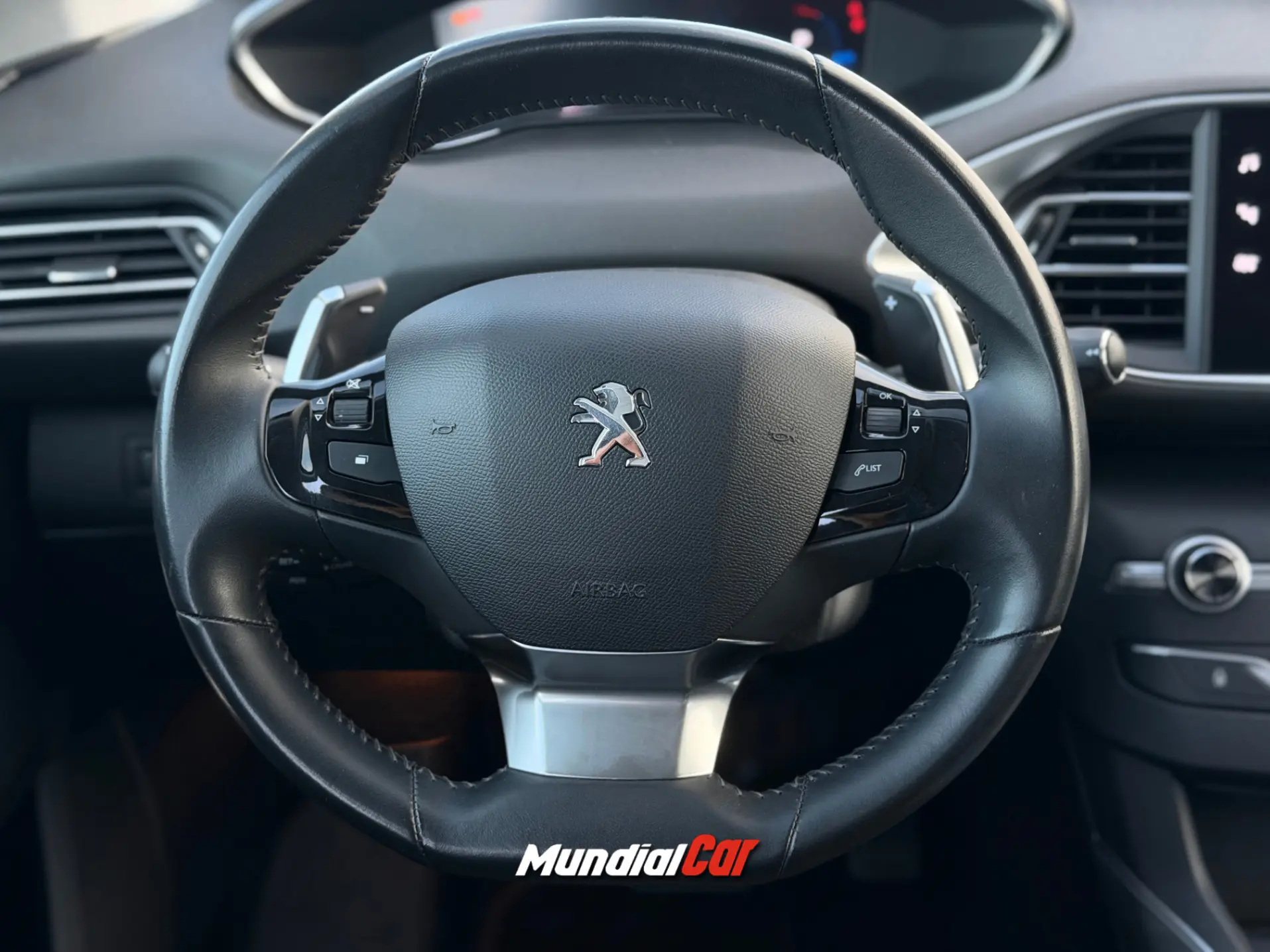 Peugeot 308 1.2 PureTech Allure EAT8 18