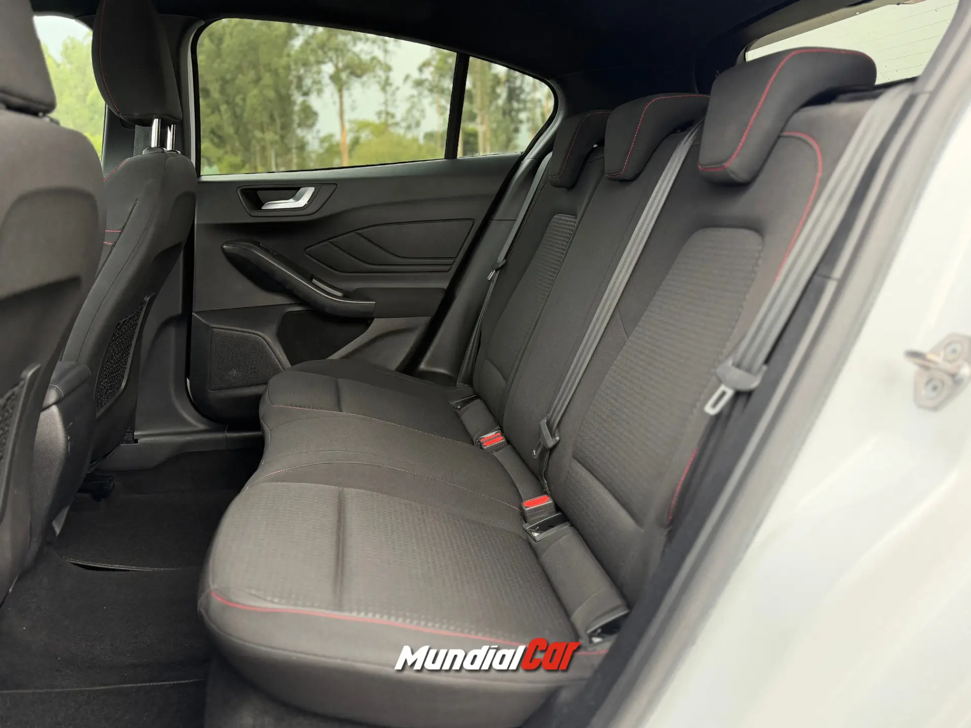 Ford Focus 1.0 EcoBoost MHEV ST-Line 8