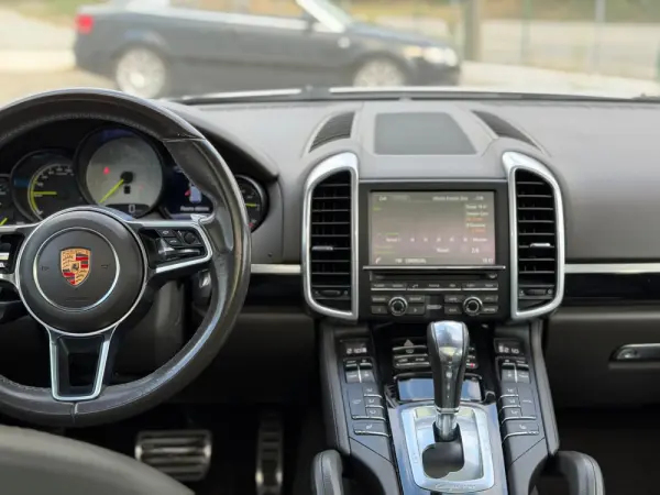 Porsche Cayenne 7