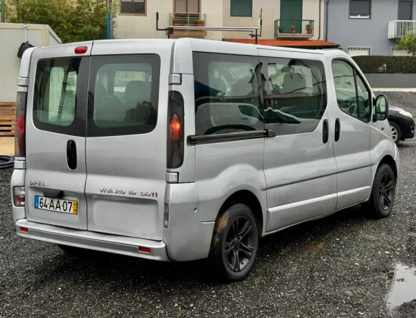 Opel Vivaro Outro 2