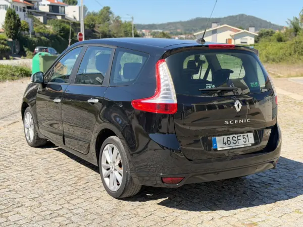Renault Scénic 1.5 dCi Exclusive SS 4