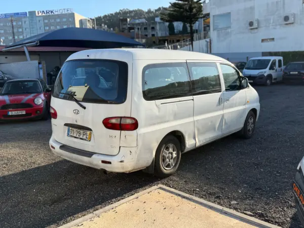 Hyundai H-1 Starex 2.5 CRDi SV Longo 3