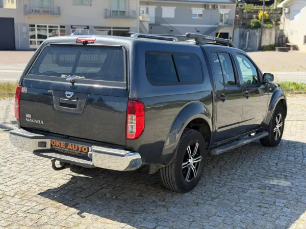 Nissan Navara 2.5 dCi CD LE Pr. +IT+BDT AT 3