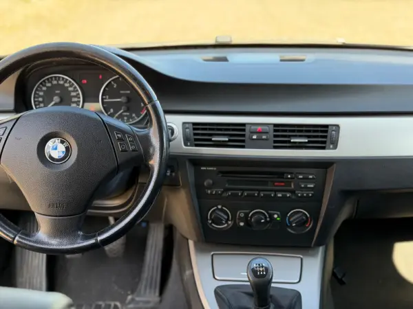 BMW 318 d Luxury Line 8