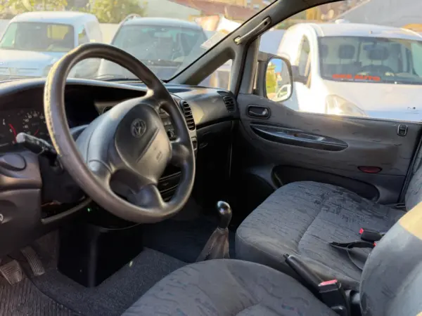 Hyundai H-1 Starex 2.5 CRDi SV Longo 5