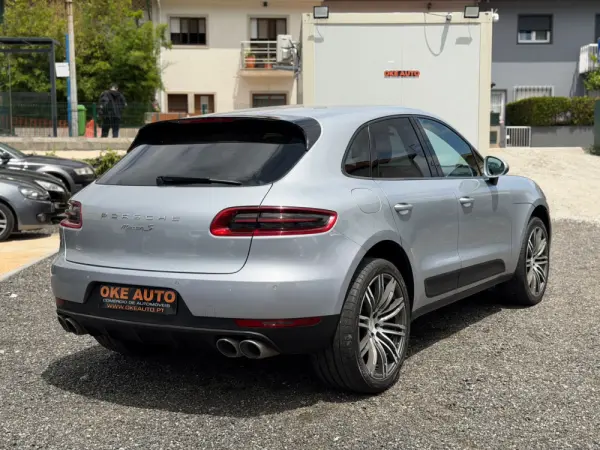 Porsche Macan S 3