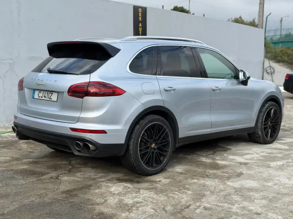Porsche Cayenne 4