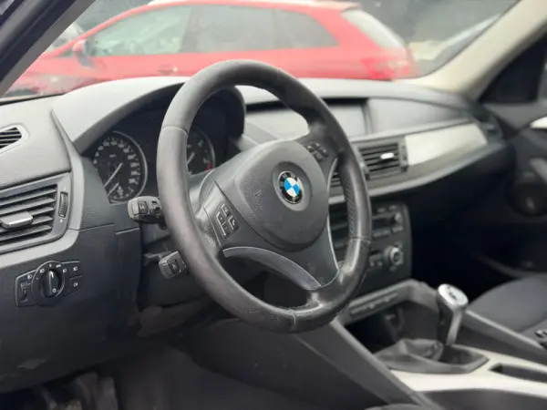 BMW X1 18 d sDrive 6
