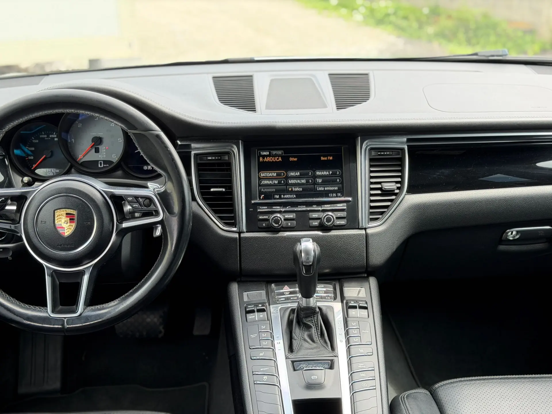 Porsche Macan S 8