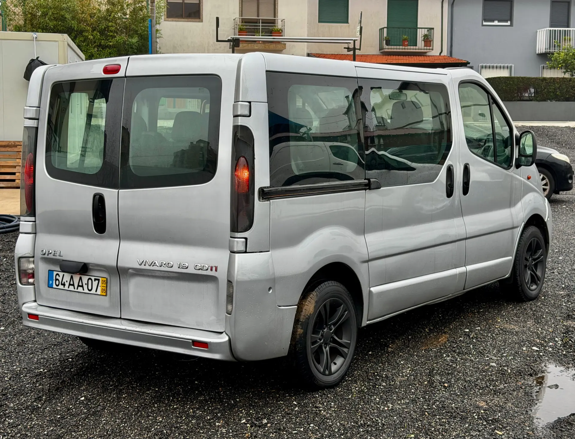 Opel Vivaro Outro 2