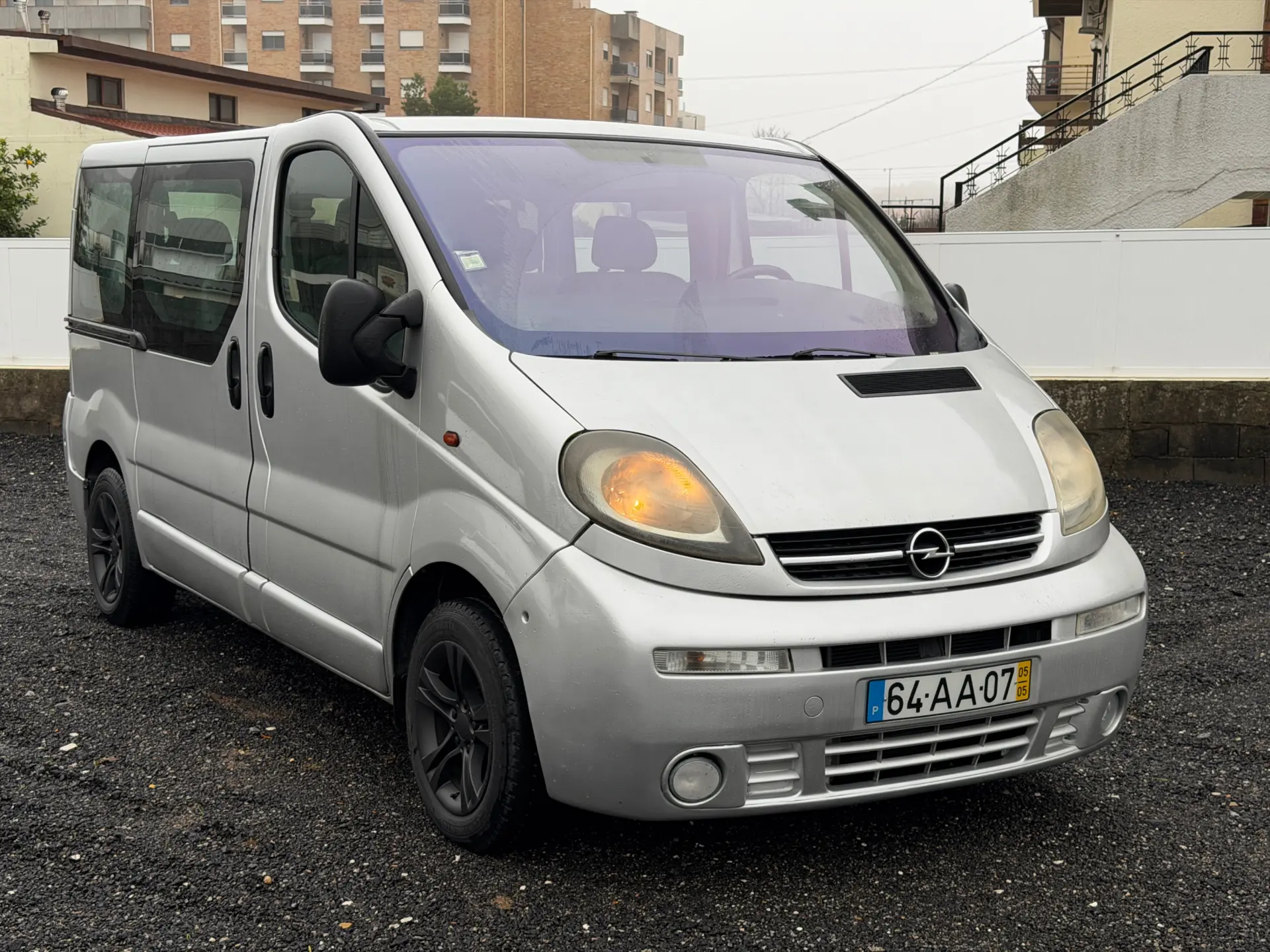 Opel Vivaro Outro 1