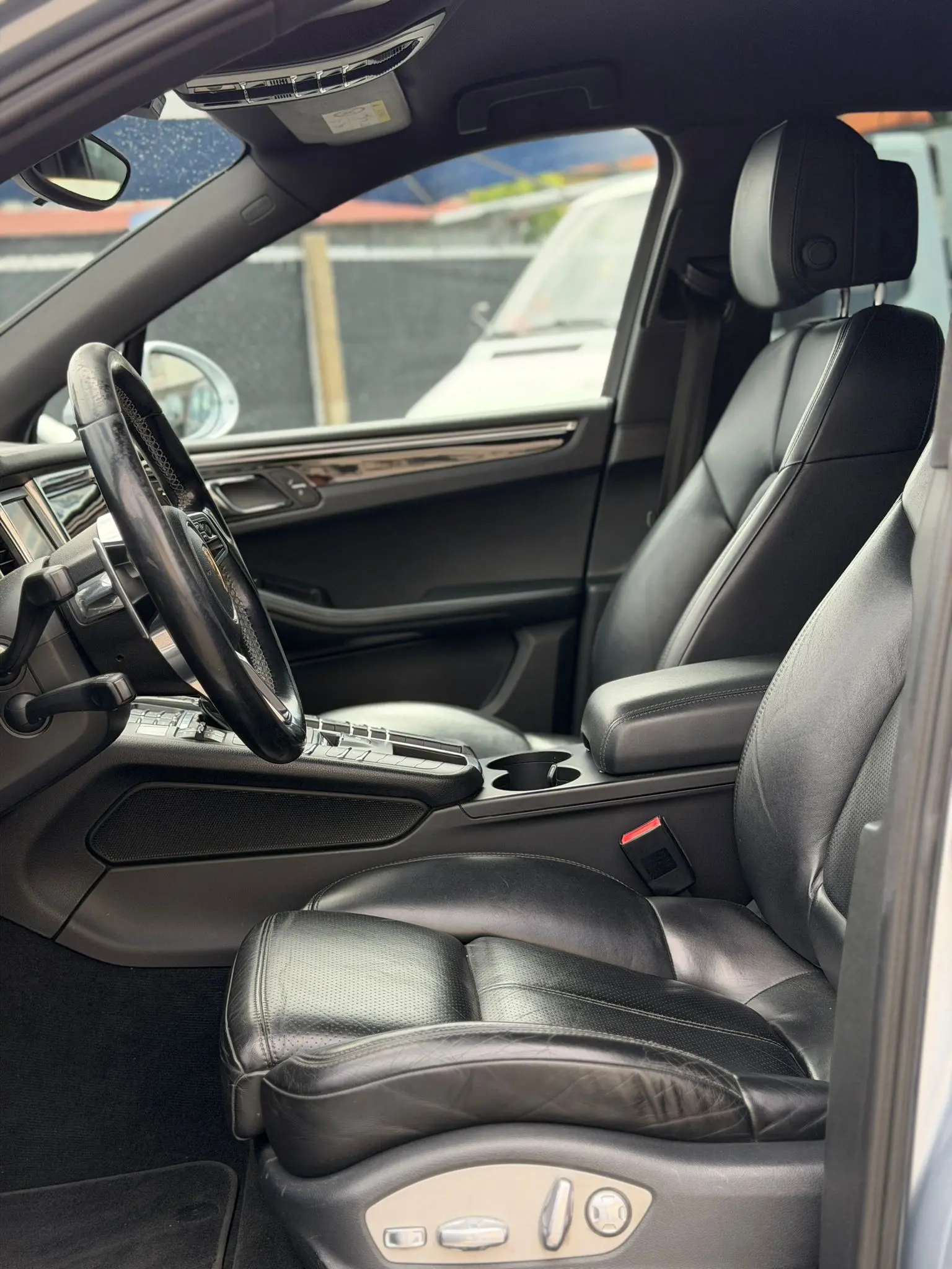 Porsche Macan S 6