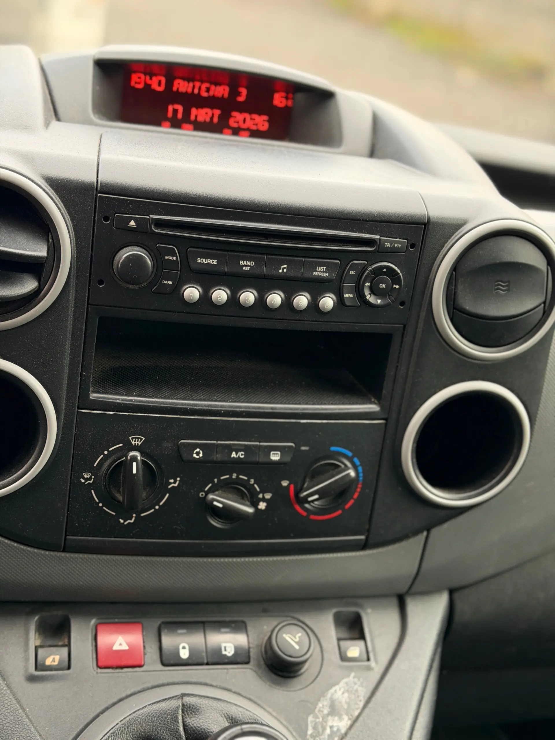 Peugeot Partner Outro 8