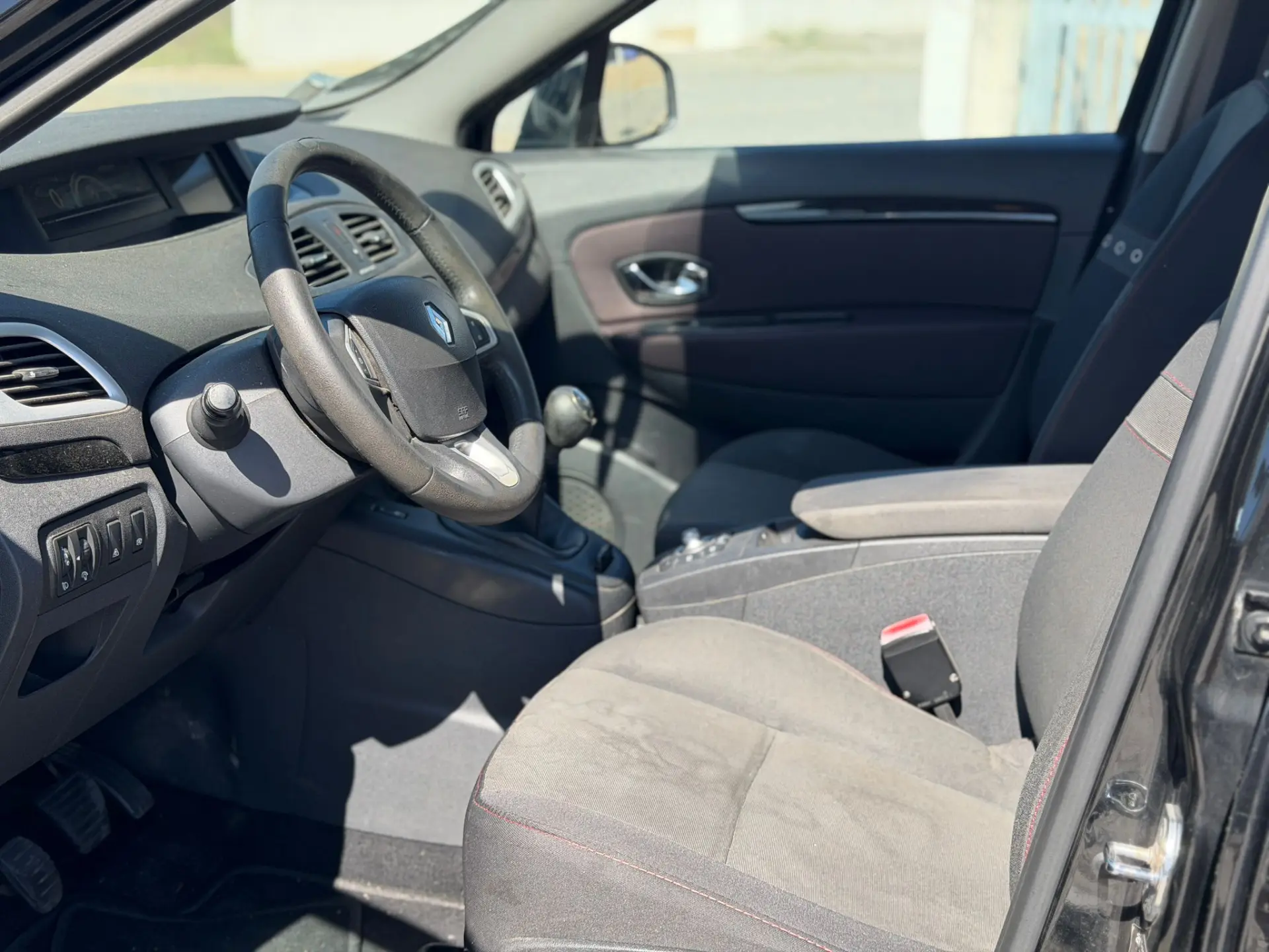 Renault Scénic 1.5 dCi Exclusive SS 6