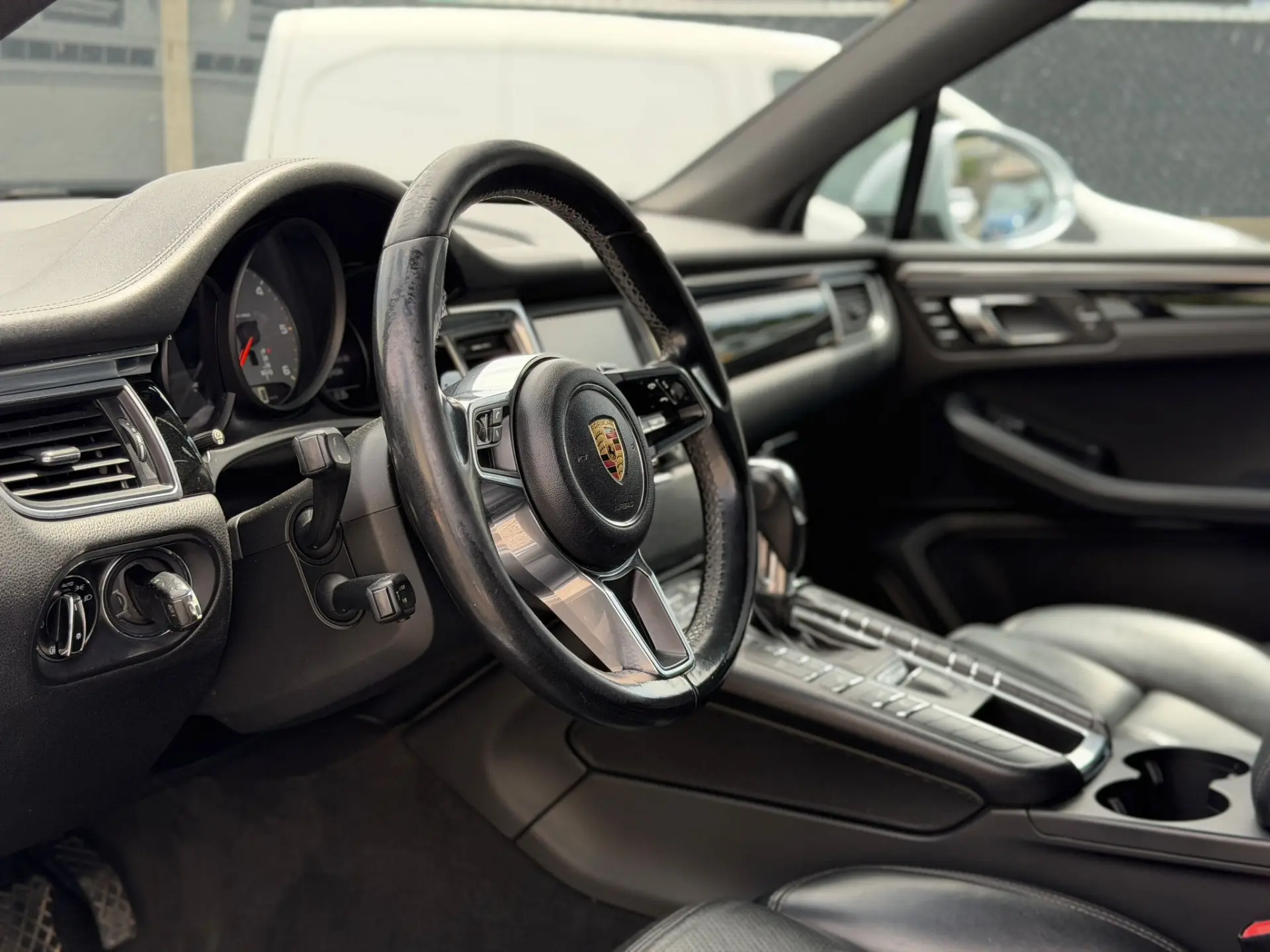 Porsche Macan S 5