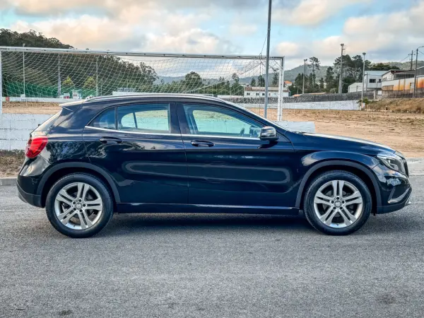 Mercedes-Benz GLA 220 d Urban 4-Matic 7