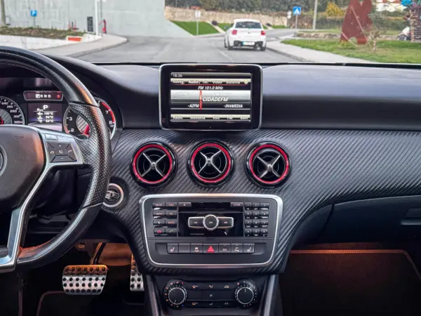 Mercedes-Benz A 45 AMG 4Matic Speedshift 7G-DCT 21