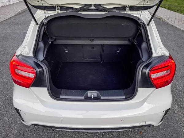 Mercedes-Benz A 45 AMG 4Matic Speedshift 7G-DCT 10