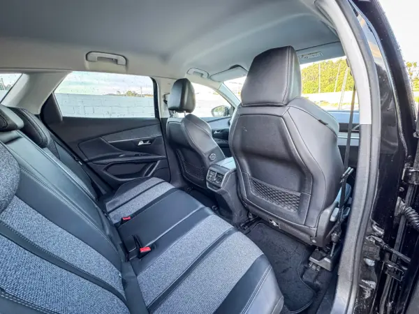 Peugeot 3008 1.5 BlueHDi Allure Pack 20