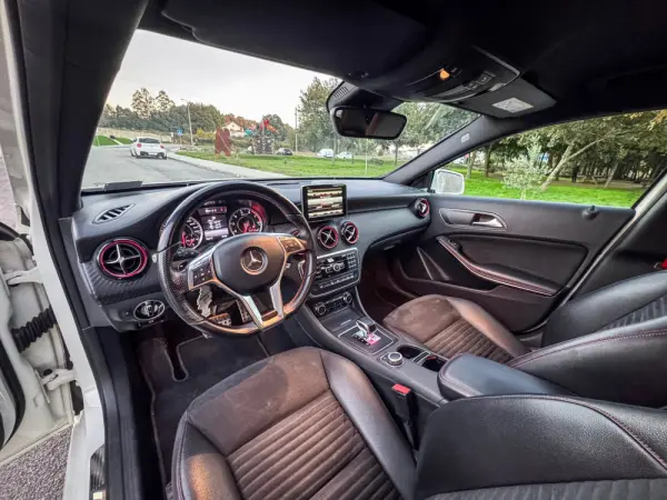 Mercedes-Benz A 45 AMG 4Matic Speedshift 7G-DCT 14
