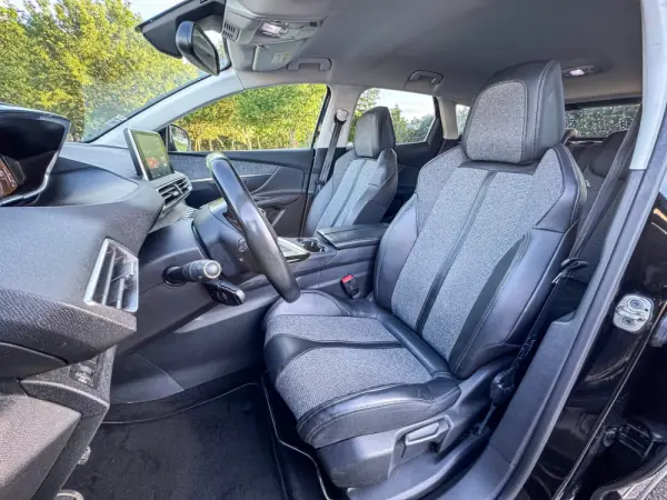 Peugeot 3008 1.5 BlueHDi Allure Pack 12