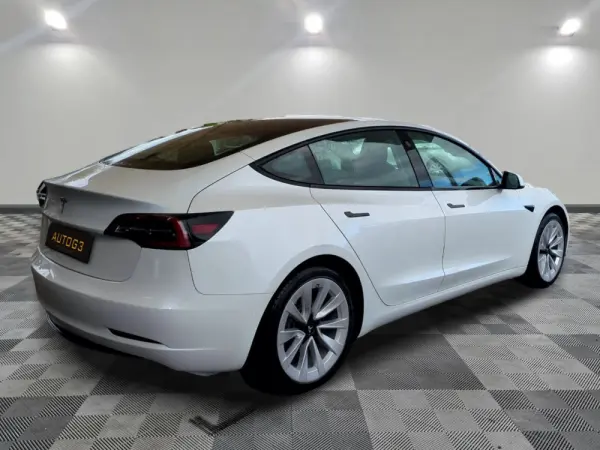 Tesla Model 3 Standard Range Plus RWD 4