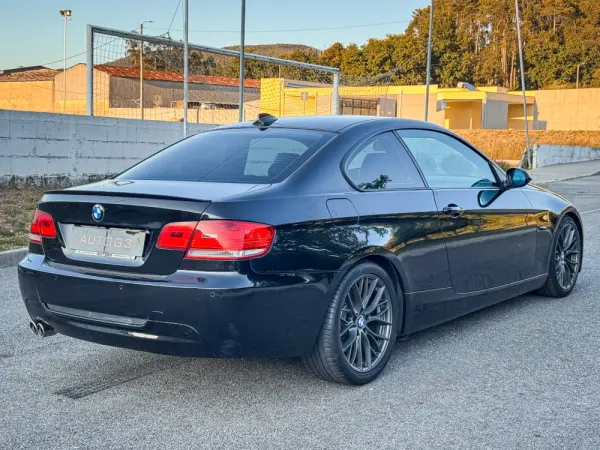 BMW 320 d Coupe 9
