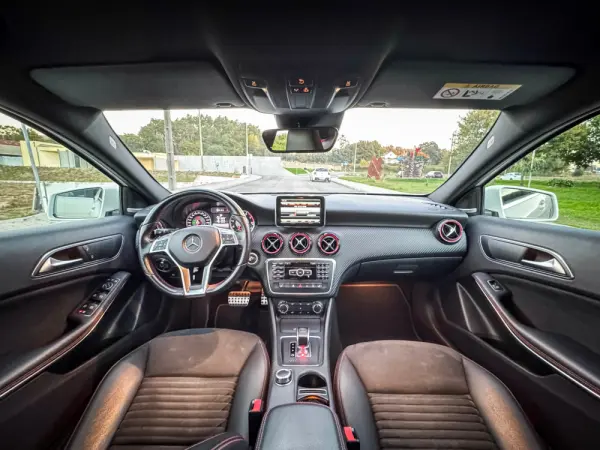 Mercedes-Benz A 45 AMG 4Matic Speedshift 7G-DCT 11