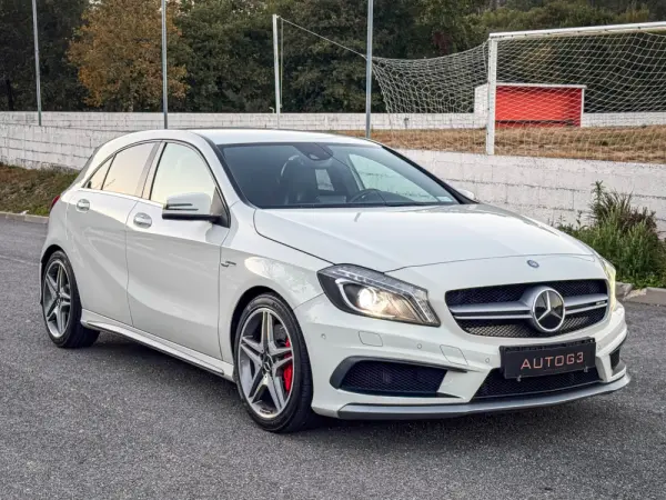 Mercedes-Benz A 45 AMG 4Matic Speedshift 7G-DCT 4