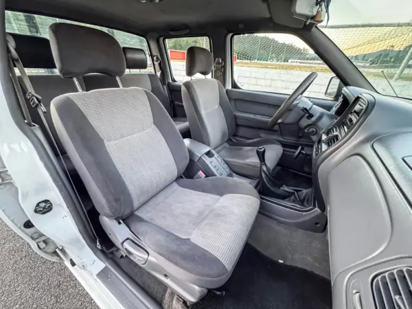 Nissan Pick Up 2.5 DDTi CD Comfort 2WD 13