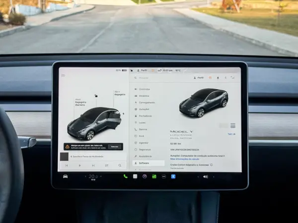 Tesla Model Y Long Range Dual Motor AWD 18