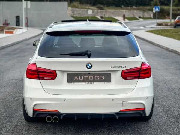 BMW 320 d Pack M Auto 10