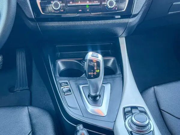 BMW 116 d Line Luxury Auto 19