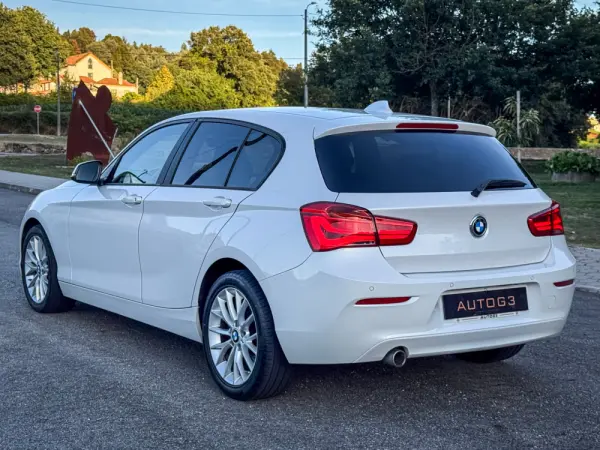 BMW 116 d Line Luxury Auto 8