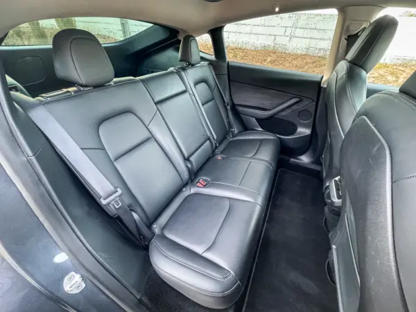 Tesla Model Y Long Range Dual Motor AWD 19
